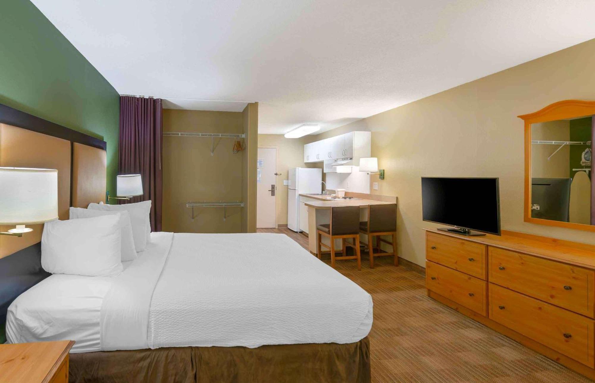 Extended Stay America Suites - Kansas City - Country Club Plaza Exterior photo